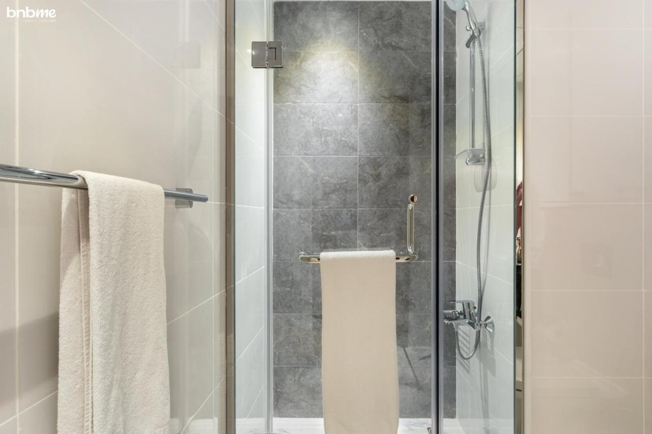 Bnbmehomes - Luxury 2B Apt - Al Habtoor - Amna Tower - 5044 Дубай Екстериор снимка